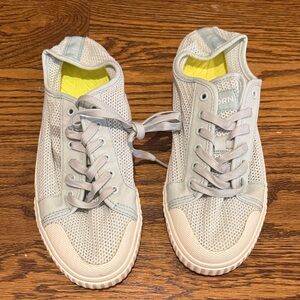 Tretorn Light Blue Gray Sneakers with Yellow insole NWOT
